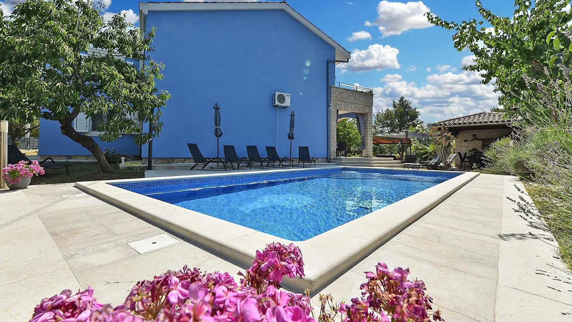 Apartments Gabrijela 2399 Rakalj