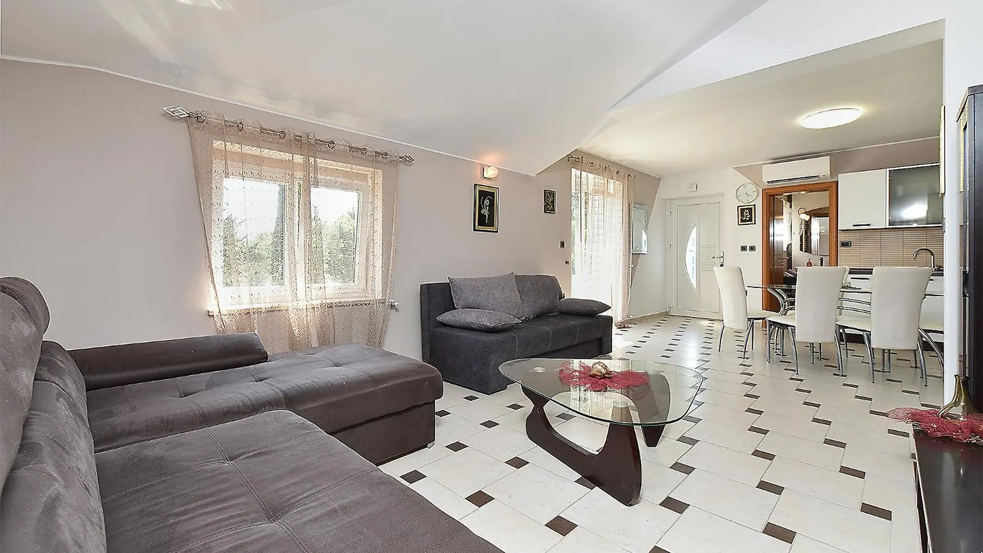 Apartments Gabrijela 2399 Rakalj
