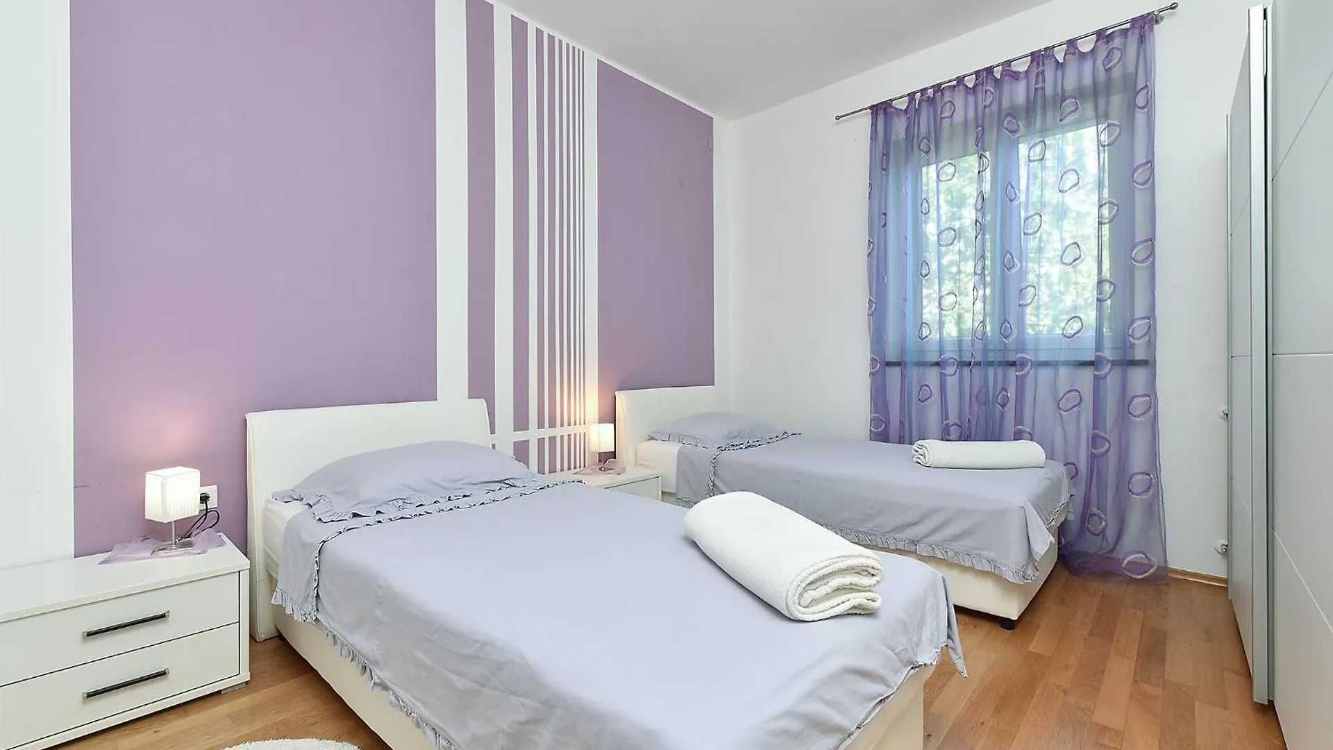 Apartments Gabrijela 2399 Rakalj