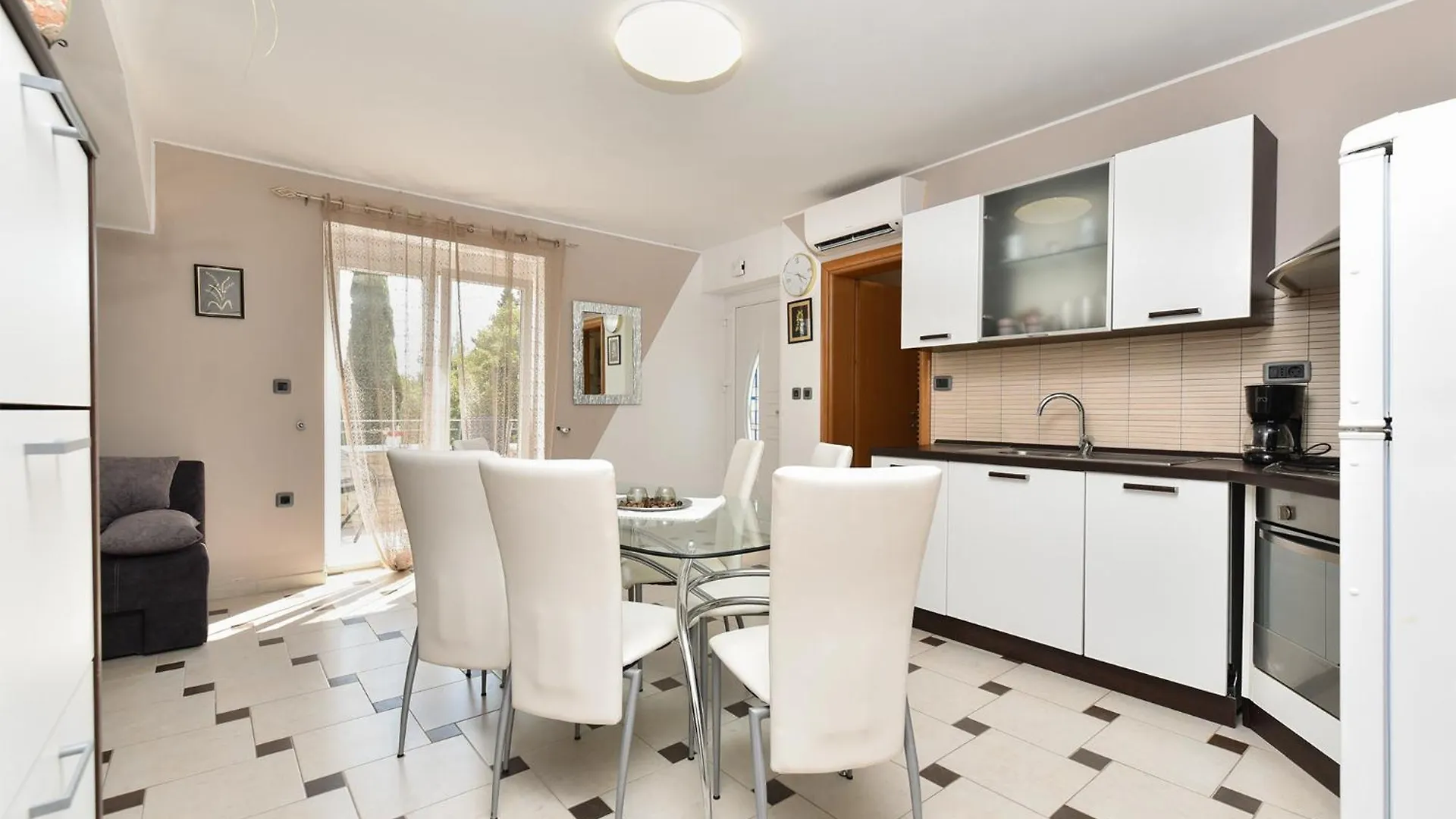 Apartments Gabrijela 2399 Rakalj